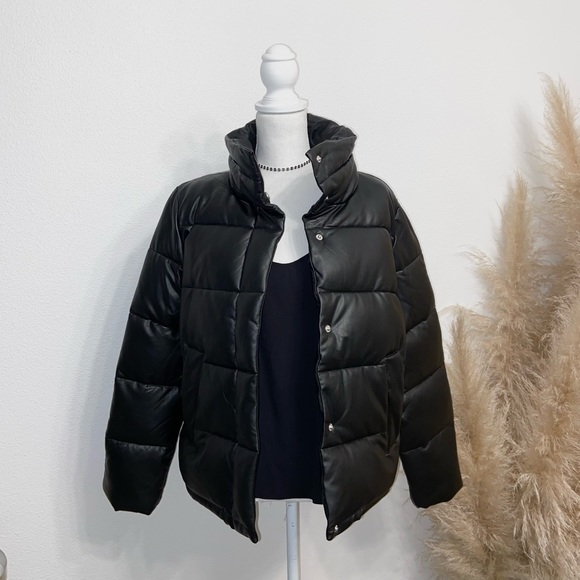 7 For All Mankind Jackets & Blazers - 7 for All Mankind Faux Leather Quilted Black Puffer coat puffy winter jacket med